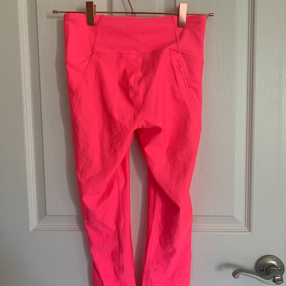 Under Armour Women's Athletic Capri Leggings, Neon Pink, size S NWT - Picture 2 of 8